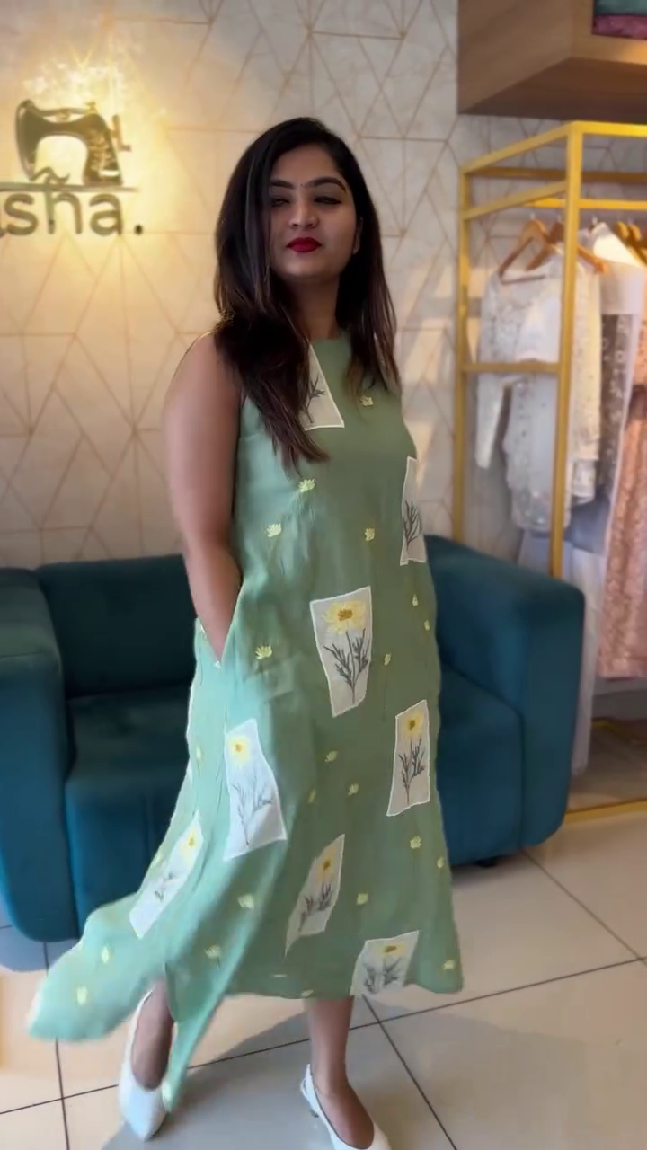 Mint Green Floral Midi Dress – Fresh Summer Elegance with Modern Charm