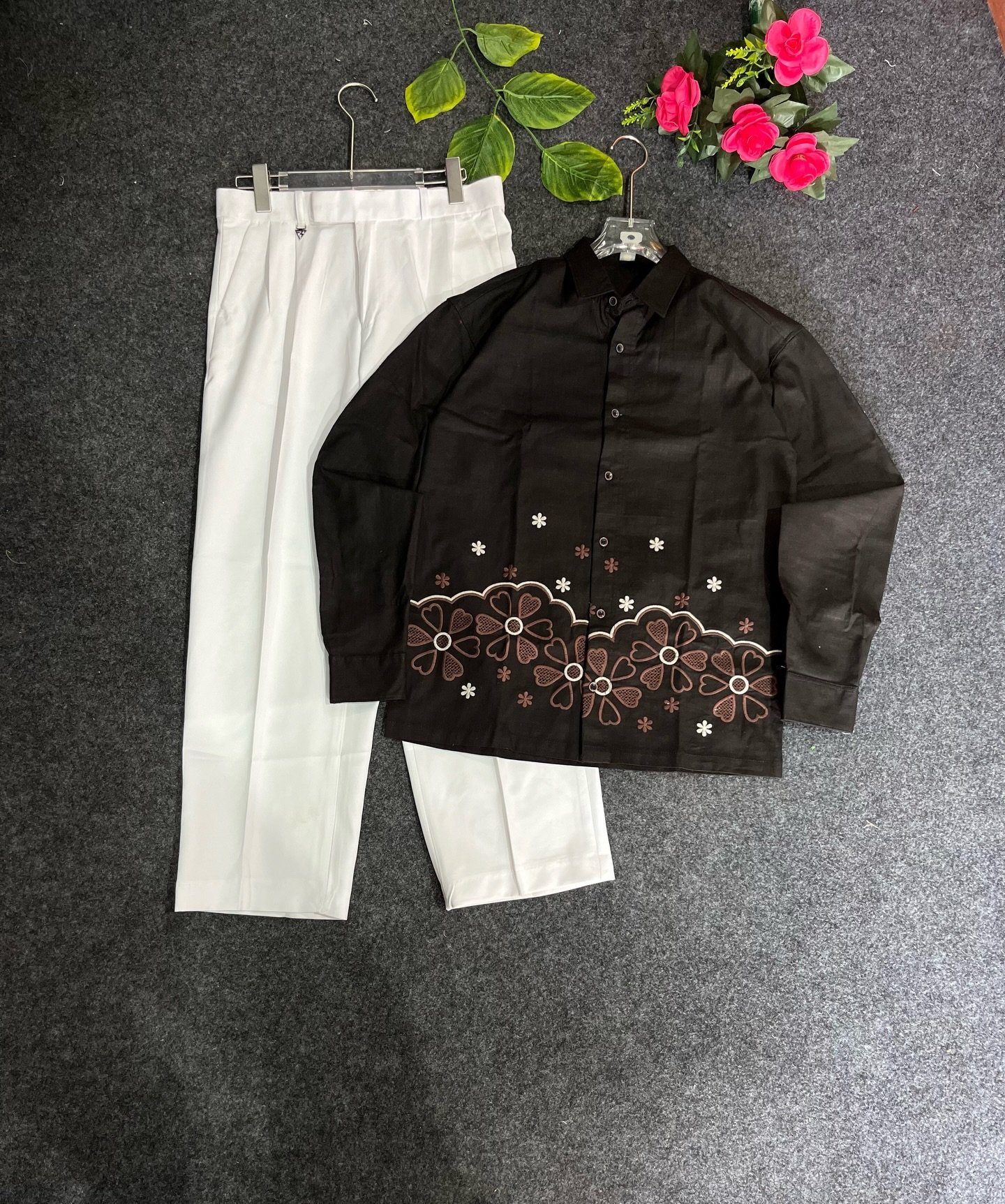 Stylish Black Embroidered Men’s Shirt with White Trousers – Sophisticated Ethnic Elegance