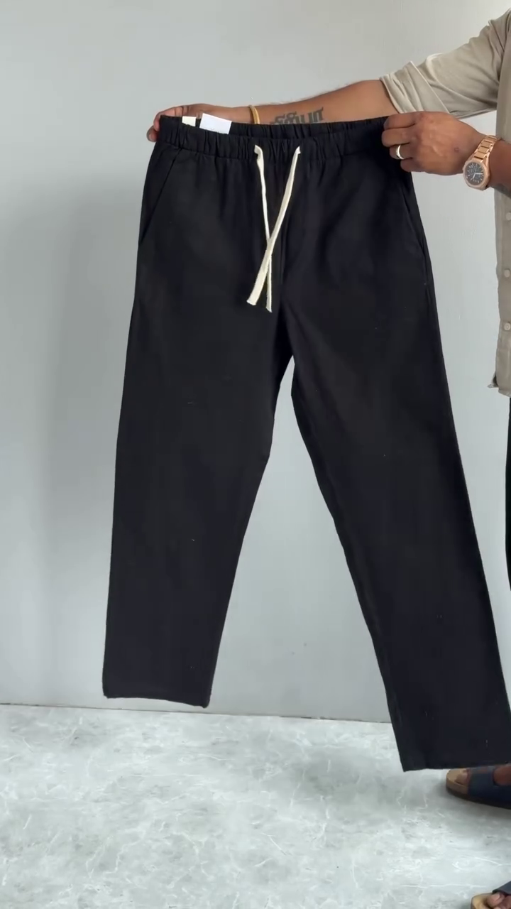 Effortless Style with Off-White Linen Blend Trousers – Lightweight Comfort Meets Modern Elegance