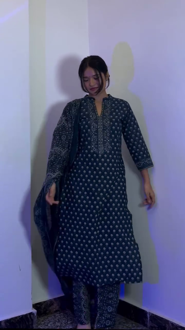 Elegant Women’s Ethnic Printed Straight Kurta Set with Trousers & Dupatta – Timeless Comfort Meets Style