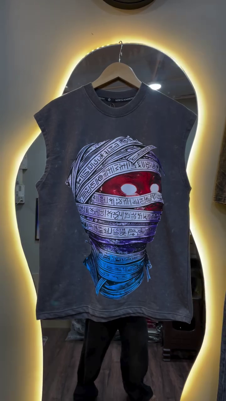 Edgy Streetwear: Graphic Sleeveless Mummy Print Oversized T-Shirt