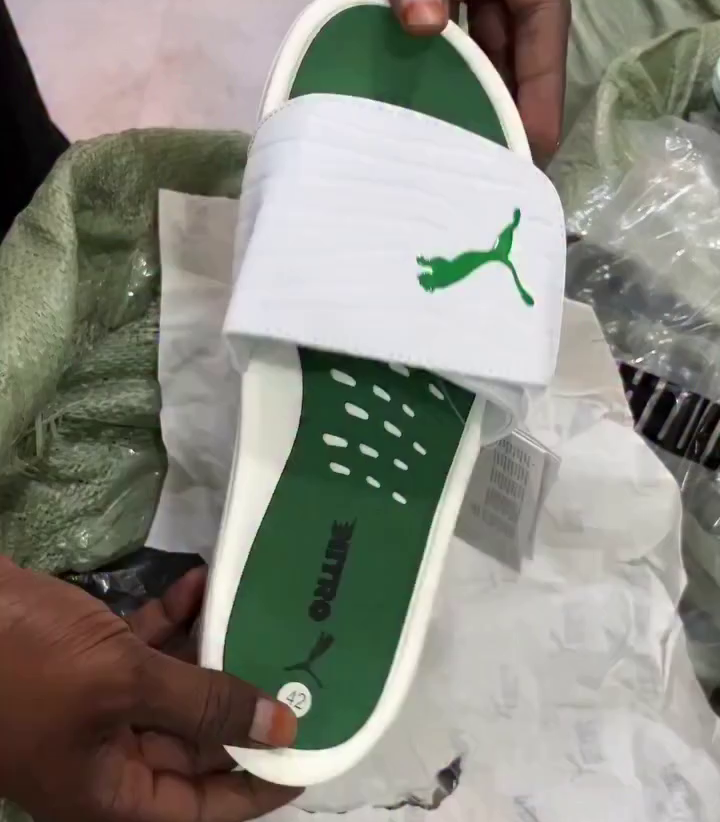 Sporty Comfort Redefined – Softride Slide Super Men’s Slides in Vine-Warm White-Pure Green | Just ₹149